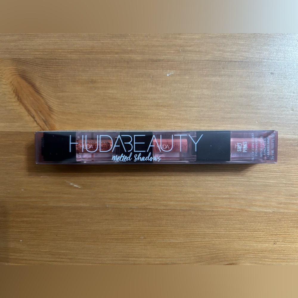 Huda Beauty Mini Matte & Metal Melted Shadows eye shadow trio in soft pinks
